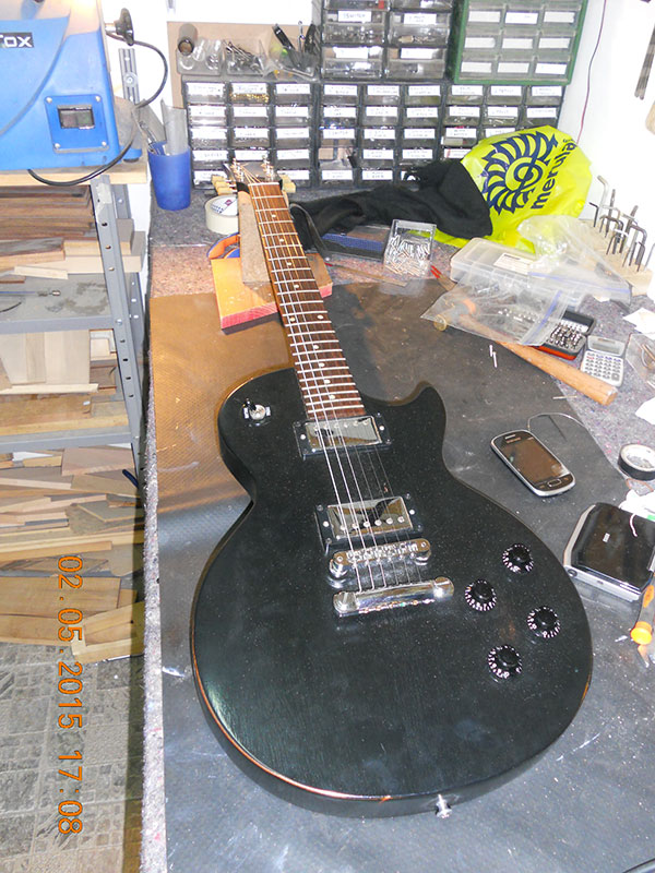 Personalizzazione chitarra Les Paul