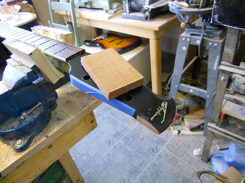 Riparazione paletta chitarra